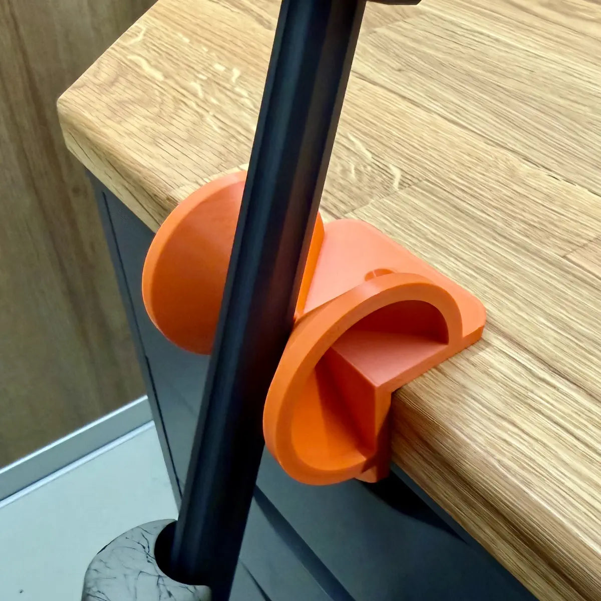 Universalhalter gewinkelt orange - Reviertech.de